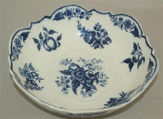 A Worcester pine cone pattern salad bowl, c.1775, 25cm